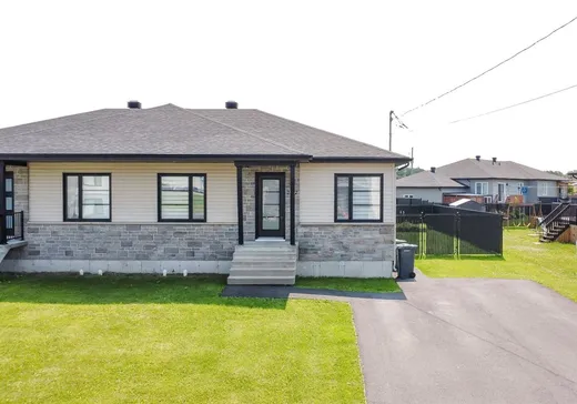 Bungalow for sale - 207 Rue Noël, Plessisville, G6L0G7