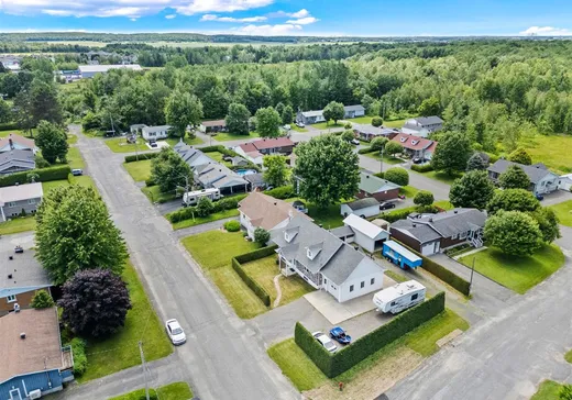 Maison à vendre - 531 Rue St-Georges, St-Cyrille-De-Wendover, J0C 1A0