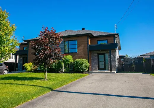 Maison à vendre - 2079 Ch. St-Roch S., Rock Forest-Saint-Élie-Deauville, J1N 2R5