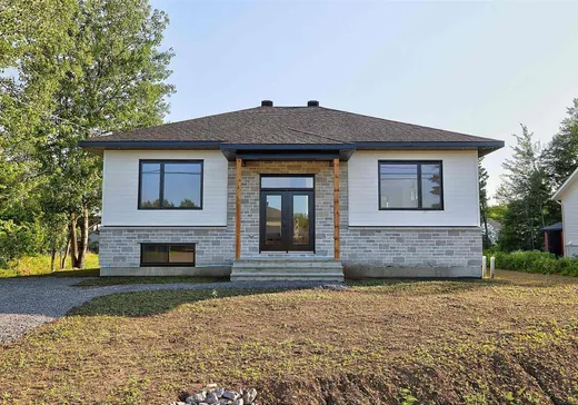 Bungalow à vendre - 4061 Rue des Castors, Cap-De-La-Madeleine, G0X3J0