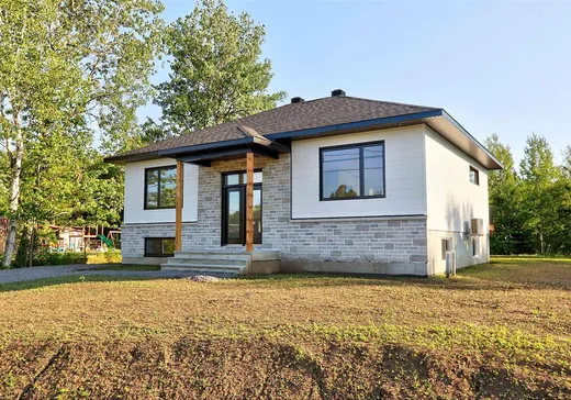 Maison à vendre - 4061 Rue des Castors, Cap-De-La-Madeleine, G0X 3J0