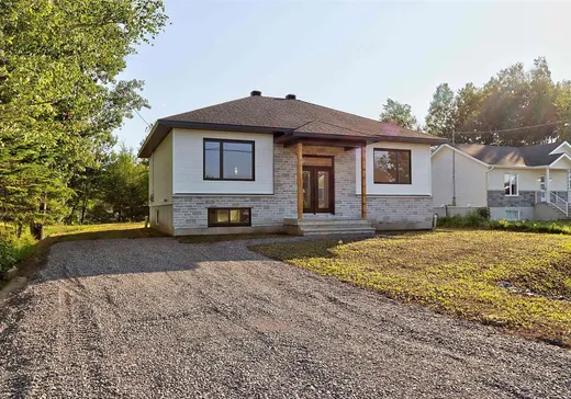 Maison à vendre - 4061 Rue des Castors, Cap-De-La-Madeleine, G0X 3J0