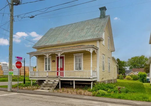 Two or more stories for sale - 145 Rue St-David, St-Cyrille-De-Wendover, J1Z1R7