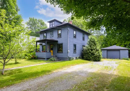 Two or more stories for sale - 22 Rue Pierce, Stanstead, J0B3E0
