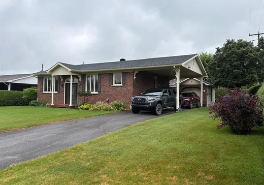 Maison à vendre - 1141 Place des Cormiers, Valcourt, J0E 2L0