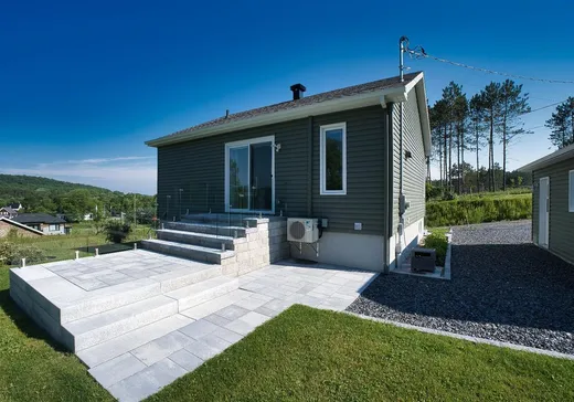 House for sale - 220 Rue des Cerisiers, Dixville, J0B 1P0
