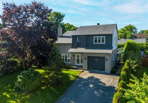 Two or more stories for sale - 2216 Rue Prospect, Sherbrooke, J1L1A2