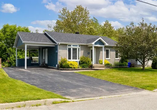 Bungalow à vendre - 65 Rue du Domaine, Magog, J1X5Z3
