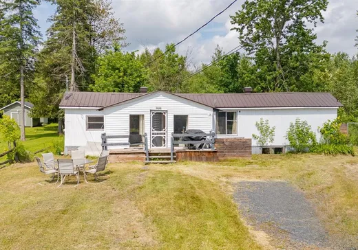 Bungalow à vendre - 35 Rue de la Fabrique, Asbestos, J0A1K0