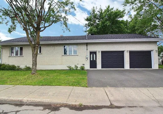 Maison à vendre - 126 Rue Notre-Dame, Drummondville, J2C 2L1