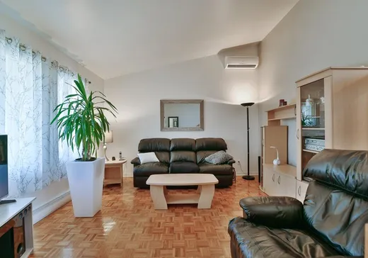 Maison à vendre - 2325 Rue de Tripoli, Laval (Chomedey), H7M 4R4