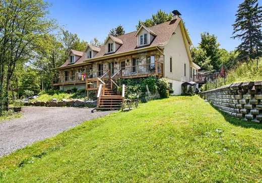 Two or more stories for sale - 202 Ch. des Chênes, Ste-Anne-Des-Lacs, J0R1B0