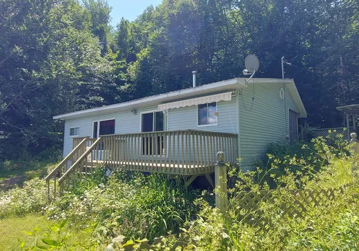 House for sale - 220 Ch. du Lac-Pope S., Mont-Laurier, J9L 3G6