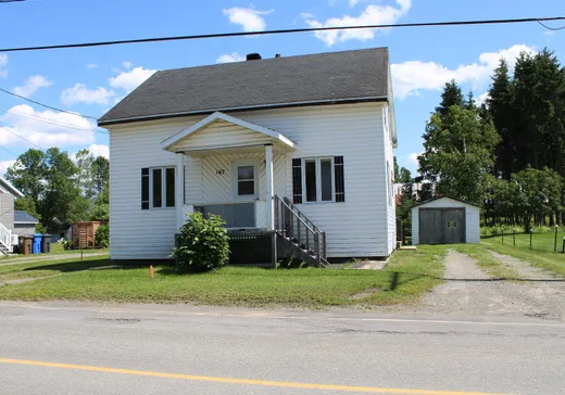 House for sale - 147 Rue Deschênes O., Saint-Épiphane, G0L 2X0