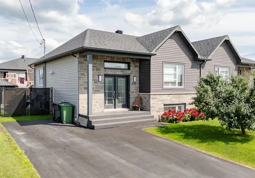 Bungalow for sale - 251 Rue Noël, Plessisville, G6L0G7