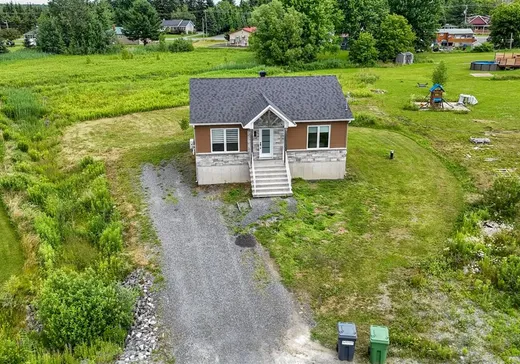Bungalow for sale - 50 Rue J.-B.-É.-Dorion, L'Avenir, J0C1B0