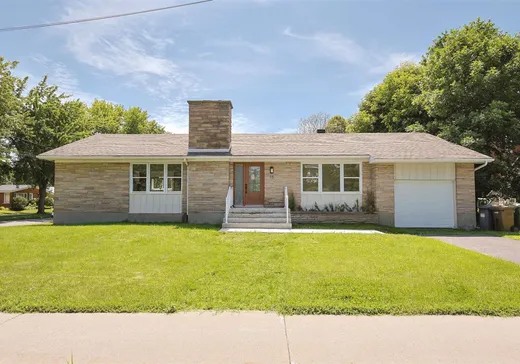 Bungalow for sale - 15 Rue Brock, Drummondville, J2C1L2
