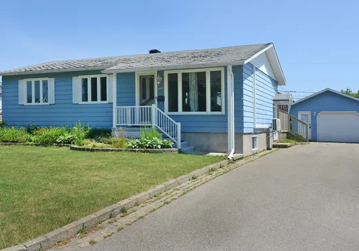 Two or more stories for sale - 433 Rue Lionel-Groulx, Salaberry-de-Valleyfield, J6T5E5