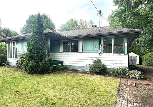 Bungalow for sale - 19 Rue Lacombe, Oka, J0N1E0