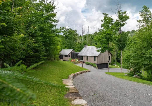 Maison à vendre - 310 Ch. de l'Héritage, Saint-Sauveur, J0R 1R4