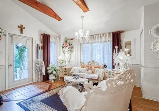 Maison à vendre - 31 Av. St-Denis, Saint-Sauveur, J0R 1R4