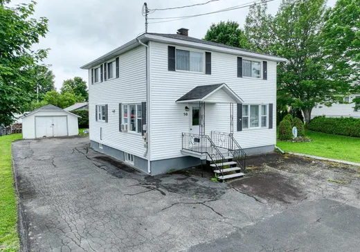 Maison à étages à vendre - 50 Rue Paul-VI, Thetford Mines, G6G5P3