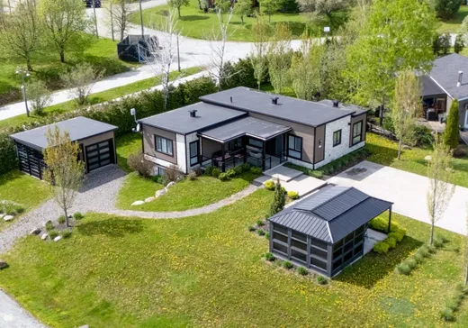 Bungalow for sale - 315Z Route 112, App. 101, St-Etienne-De-Bolton, J0E2E0
