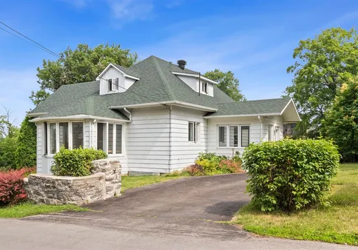 Maison à étages à vendre - 42 Boul. Salaberry N., App. A, Châteauguay, J6J4J4
