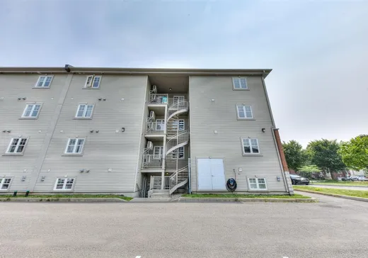 Condo for sale - 16255 Rue Victoria, App. 302, Montreal (East), H1A 0B2