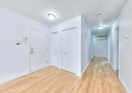 Condo for sale - 16255 Rue Victoria, App. 302, Montreal (East), H1A 0B2
