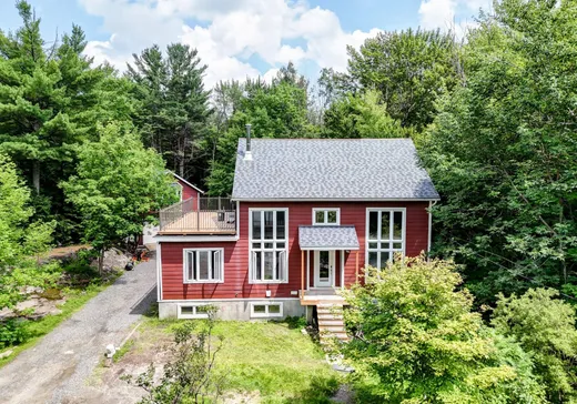 Two or more stories for sale - 100-100A Rue Doris, Saint-Colomban, J5K1T9