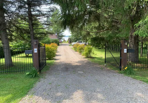 Maison à étages à vendre - 22-26 Ch. de la Longue-Pointe, Beaulac-Garthby, G0Y1B0