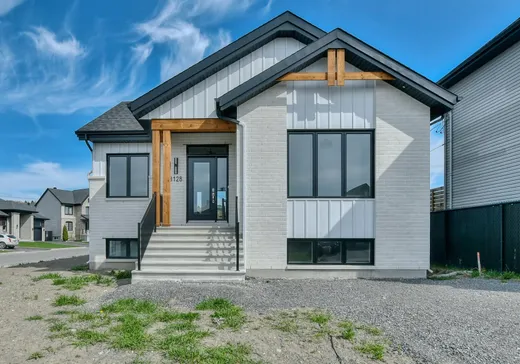 Two or more stories for sale - 3128 Rue de la Sucrerie, Sainte-Marthe-sur-le-Lac, J0N1P0
