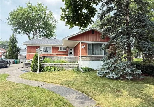 Bungalow à vendre - 9069 Rue Asselin, Montréal (Saint-Léonard), H1R2C9