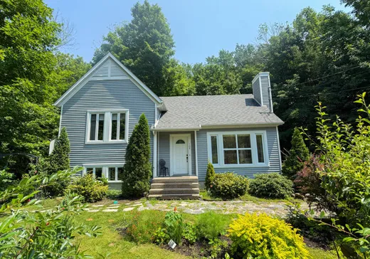 Maison à étages à vendre - 108 Rue des Fougères, Bromont, J2L1X2