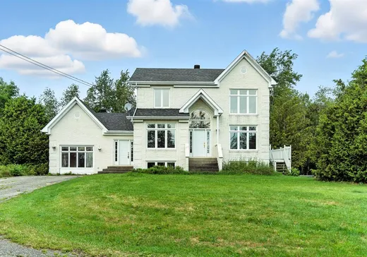 Two or more stories for sale - 4165-4169 Route 222, Windsor, J0B2N0