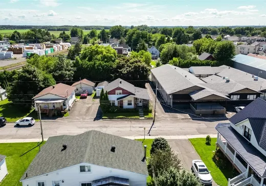 House for sale - 65 Rue St-Laurent, St-Cyrille-De-Wendover, J1Z 1G9