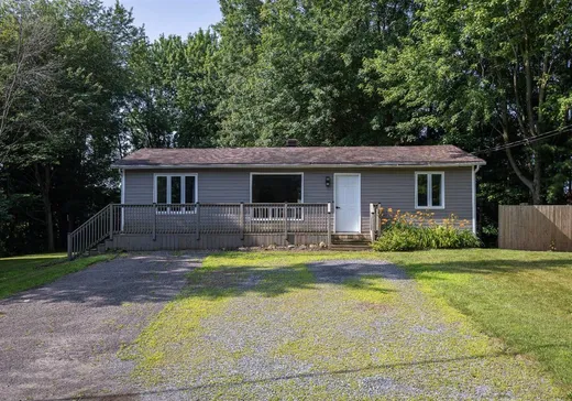 House for sale - 420 Ch. de la Rive-Sud, Farnham, J2N 2P9