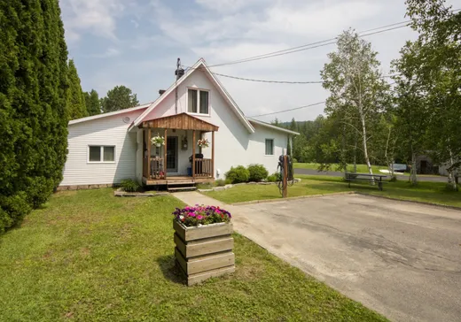 Maison à étages à vendre - 3812 Ch. du Portage-des-Roches S., Saguenay, G7N1X4