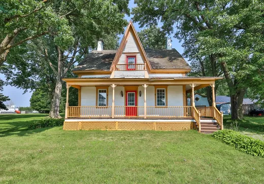 House for sale - 635 Rue Royale, Massueville, J0G 1K0