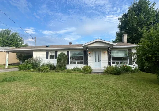 House for sale - 501 Boul. Simoneau, Val des Sources, J1T 3Y6