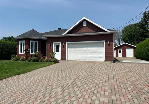 House for sale - 911 Rue Robert, Saint-Félicien, G6T 1H7