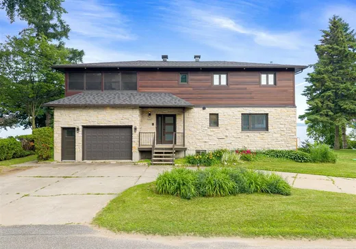 Maison à étages à vendre - 3510 Rue Notre-Dame E., Trois-Rivières, G8V1Z2