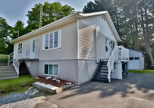 Maison à vendre - 720 Place Boisvert, Acton Vale, J0H 1A0