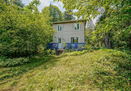 Two or more stories for sale - 90 Rue Chartier, Lac-des-Seize-Iles, J0T2M0