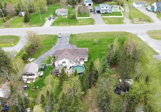 House for sale - 400 Ch. du Golf, Trois-Pistoles, G0L 3S0