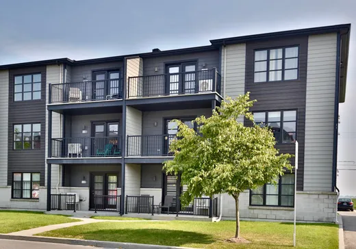 Condo for sale - 2389 Rue des Seigneurs O., Saint-Hyacinthe, J2T 0E4