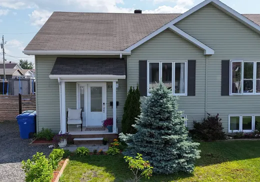 Maison à étages à vendre - 51 Rue Lauzon, Port-Cartier, G5B0A8