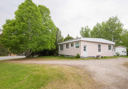 Maison à étages à vendre - 511 6e Avenue, Senneterre, J0Y2M0