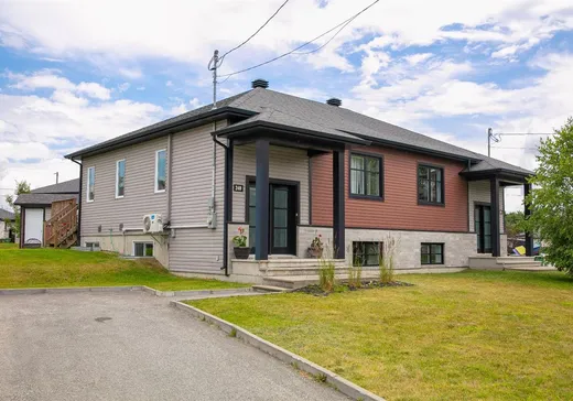 Bungalow à vendre - 240 Rue Paul-Gagné, Fleurimont, J1E0K3